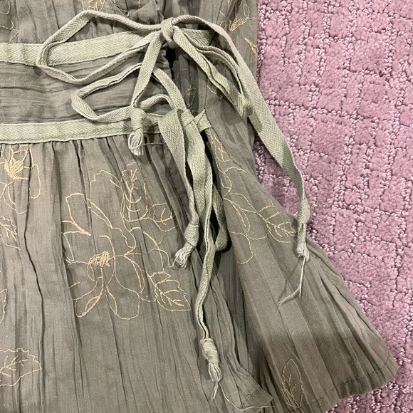 Green Wrap Tie Shirt With Embroidered Details - Picture 4 of 5